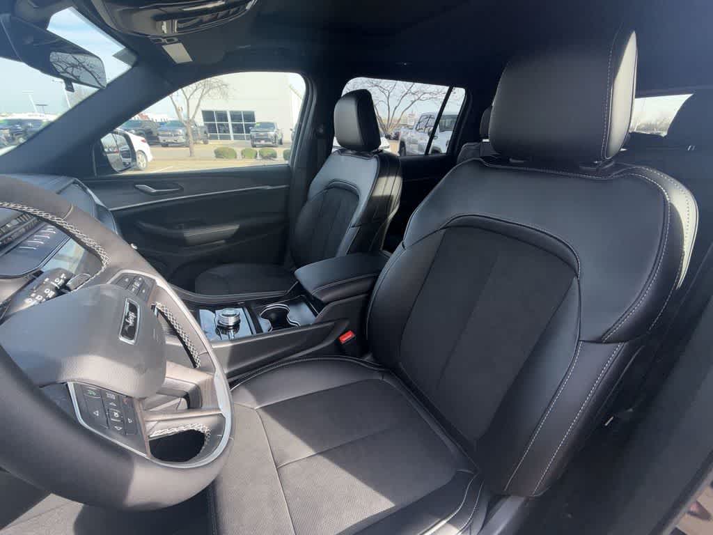 Thumbnail: 2026 Jeep Grand Cherokee L - 11