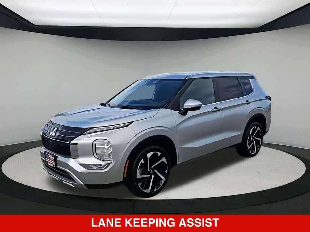 Thumbnail: 2024 Mitsubishi Outlander - 4