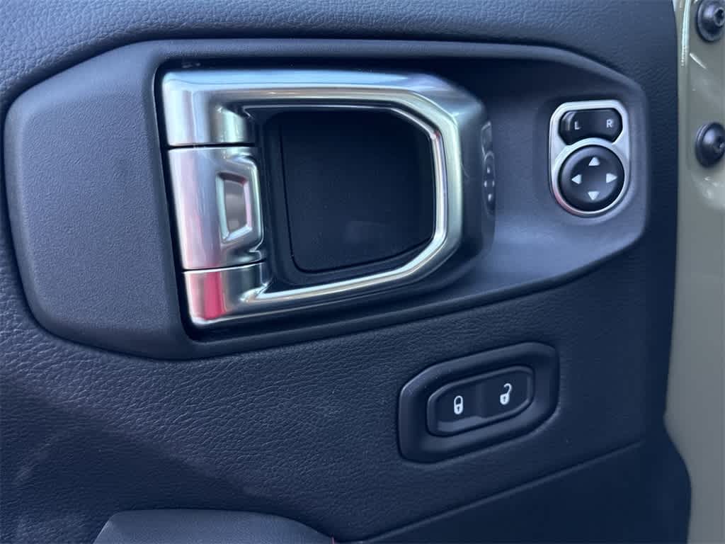 Thumbnail: 2026 Jeep Wrangler - 25