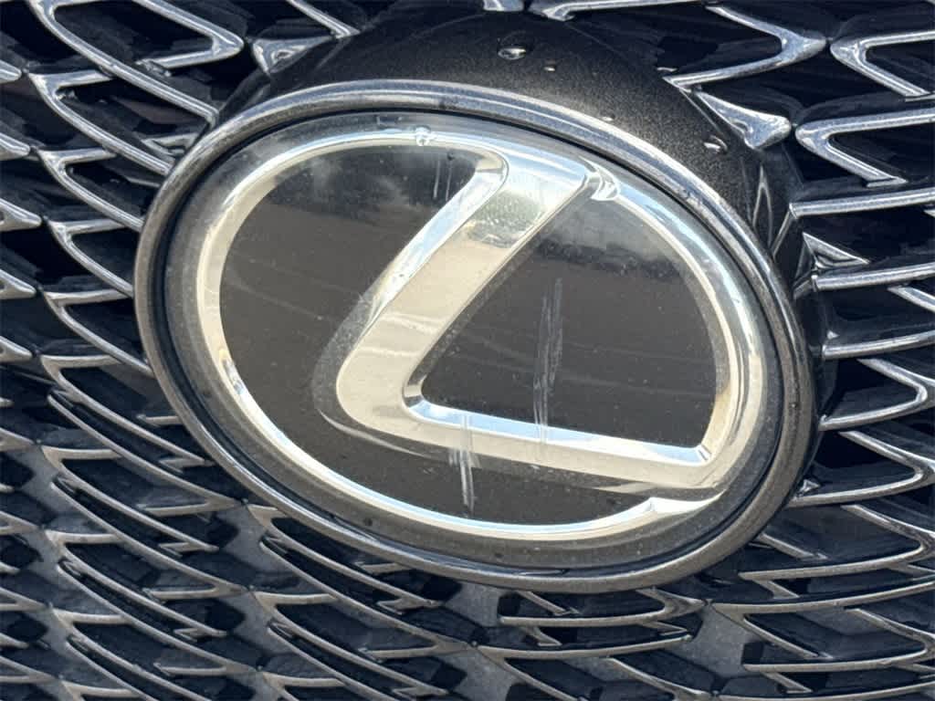 Thumbnail: 2021 Lexus ES - 7