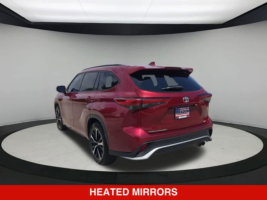 Thumbnail: 2021 Toyota Highlander - 4
