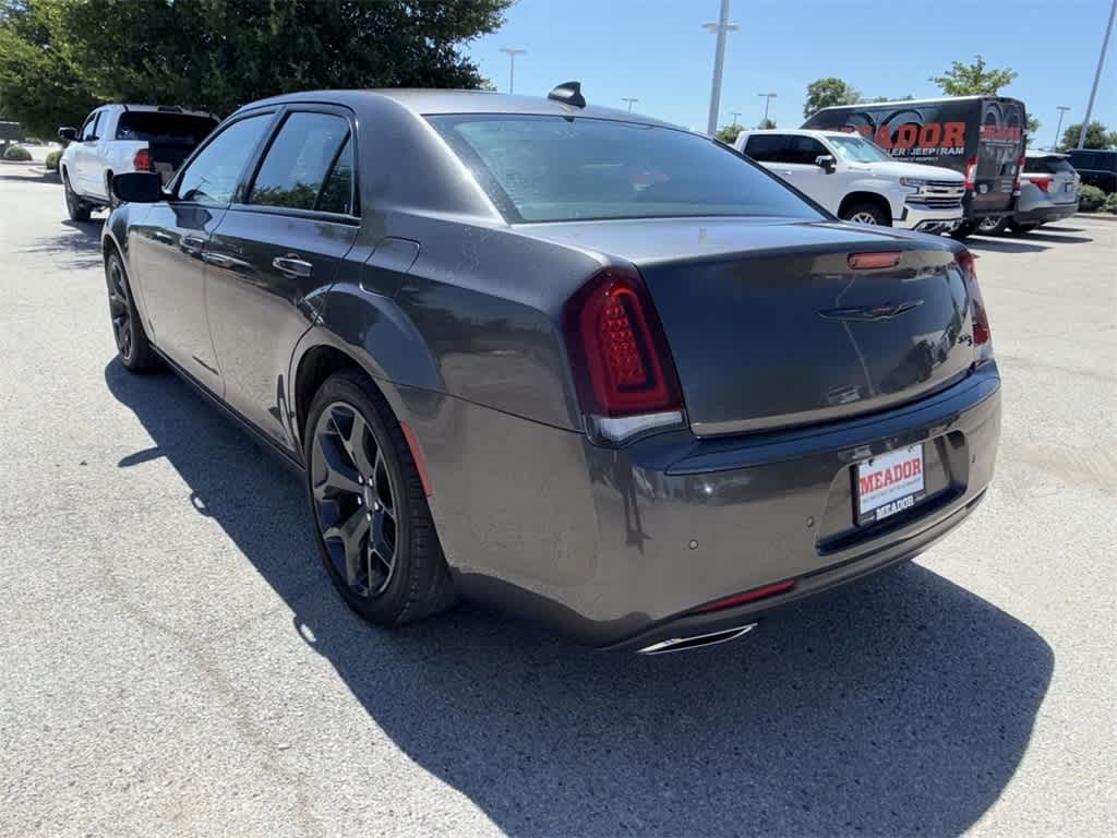 Thumbnail: 2021 Chrysler 300 - 4