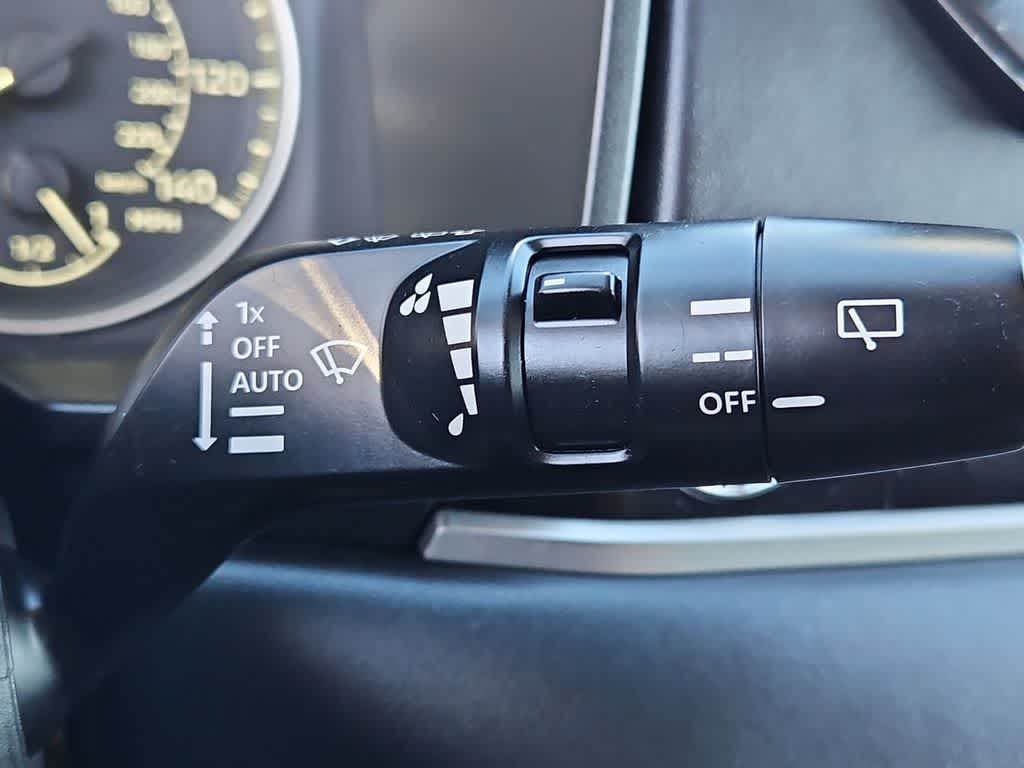 Thumbnail: 2024 Mitsubishi Outlander - 28