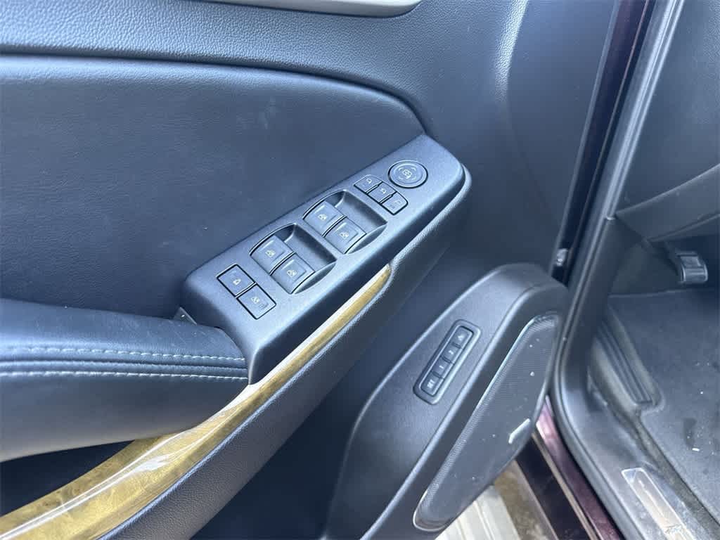 Thumbnail: 2017 GMC Yukon - 29