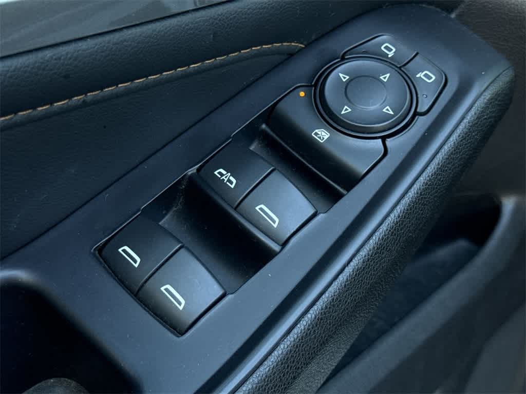 Thumbnail: 2021 Chevrolet Traverse - 24
