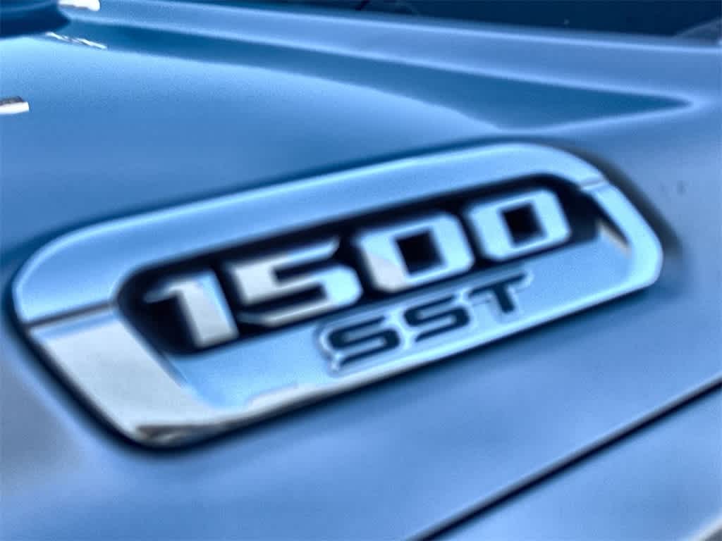 Thumbnail: 2025 RAM 1500 - 8
