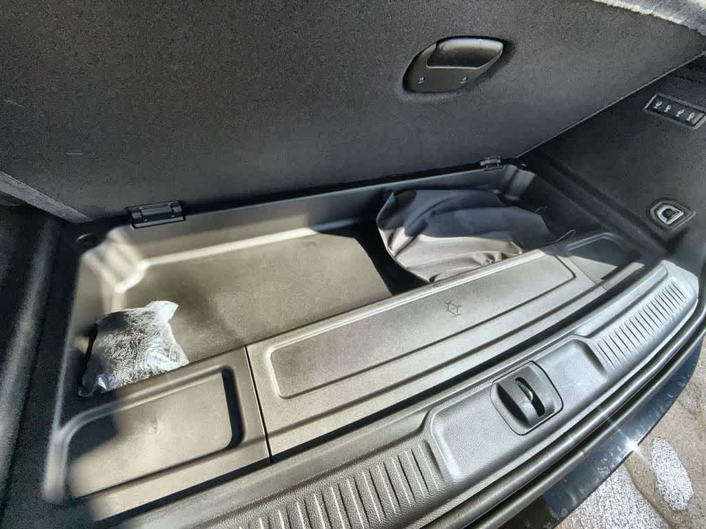 Thumbnail: 2026 Jeep Grand Wagoneer - 24