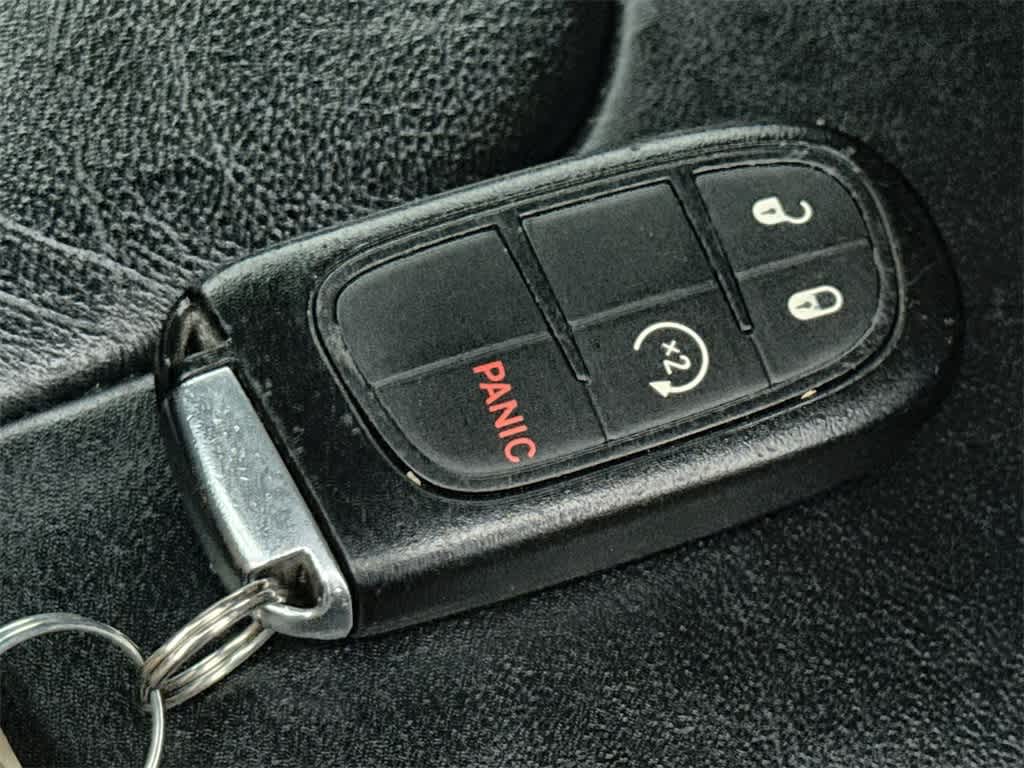 Thumbnail: 2016 Jeep Cherokee - 22