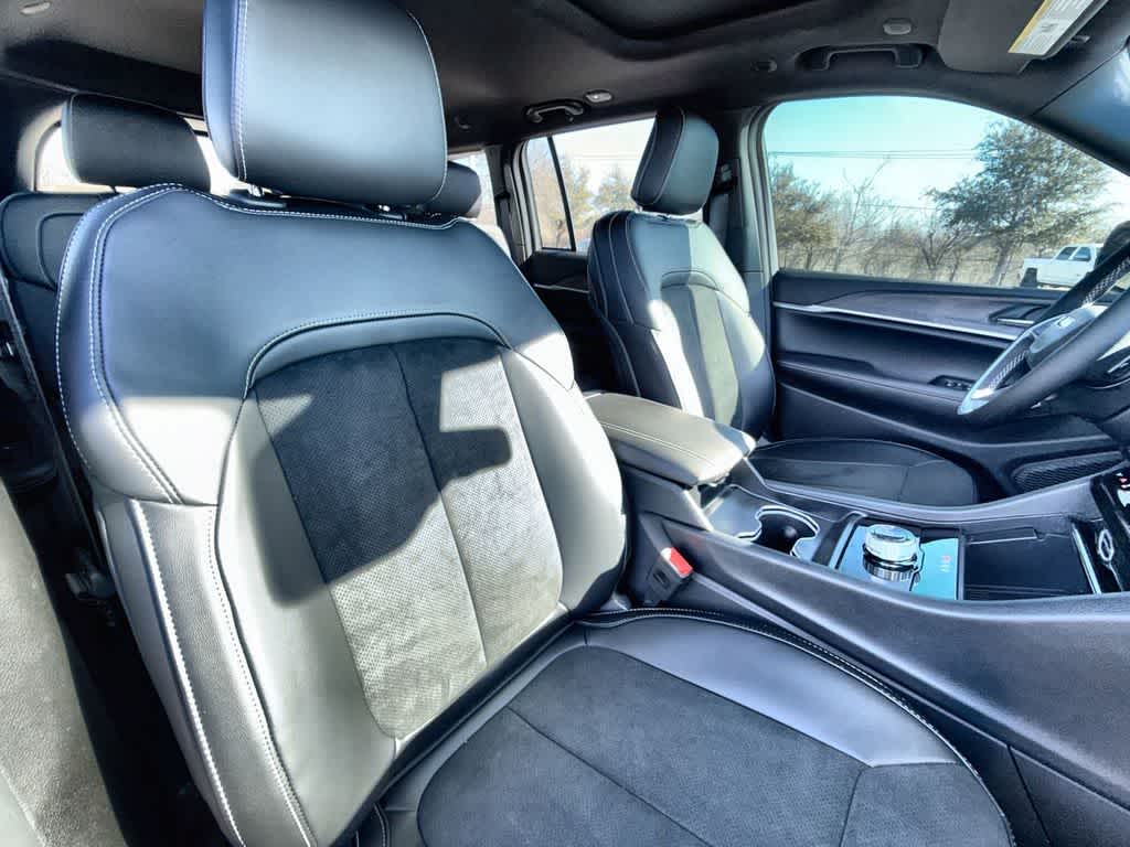 Thumbnail: 2026 Jeep Grand Cherokee - 14