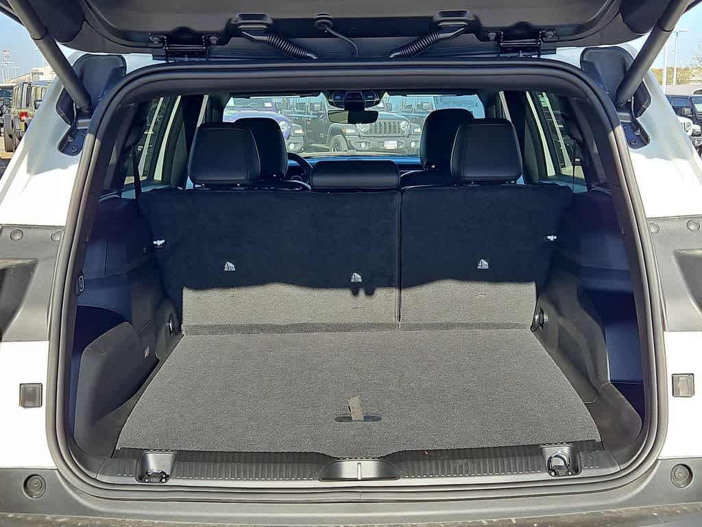 Thumbnail: 2026 Jeep Cherokee - 33