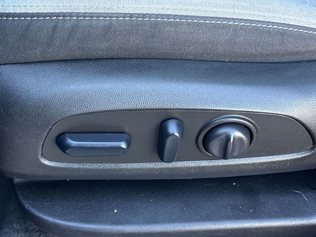 Thumbnail: 2022 Chevrolet Equinox - 26