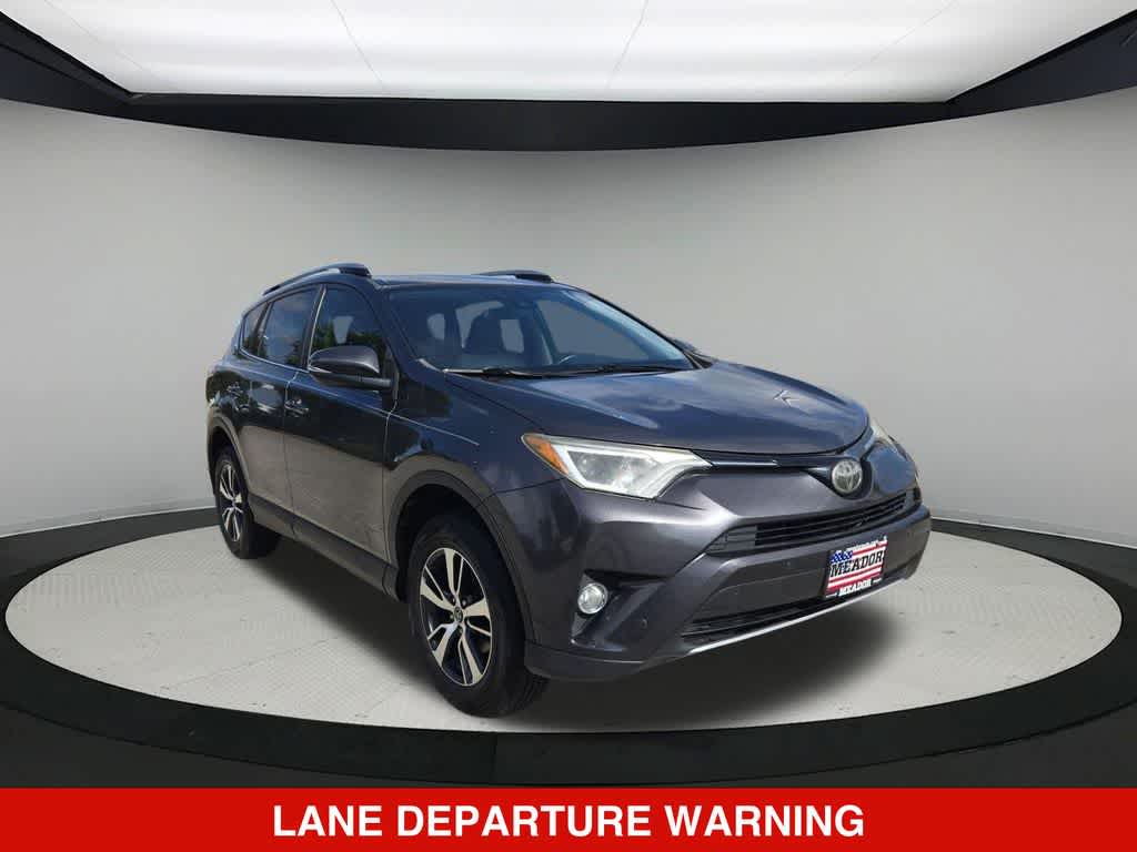 Thumbnail: 2018 Toyota RAV4 - 8