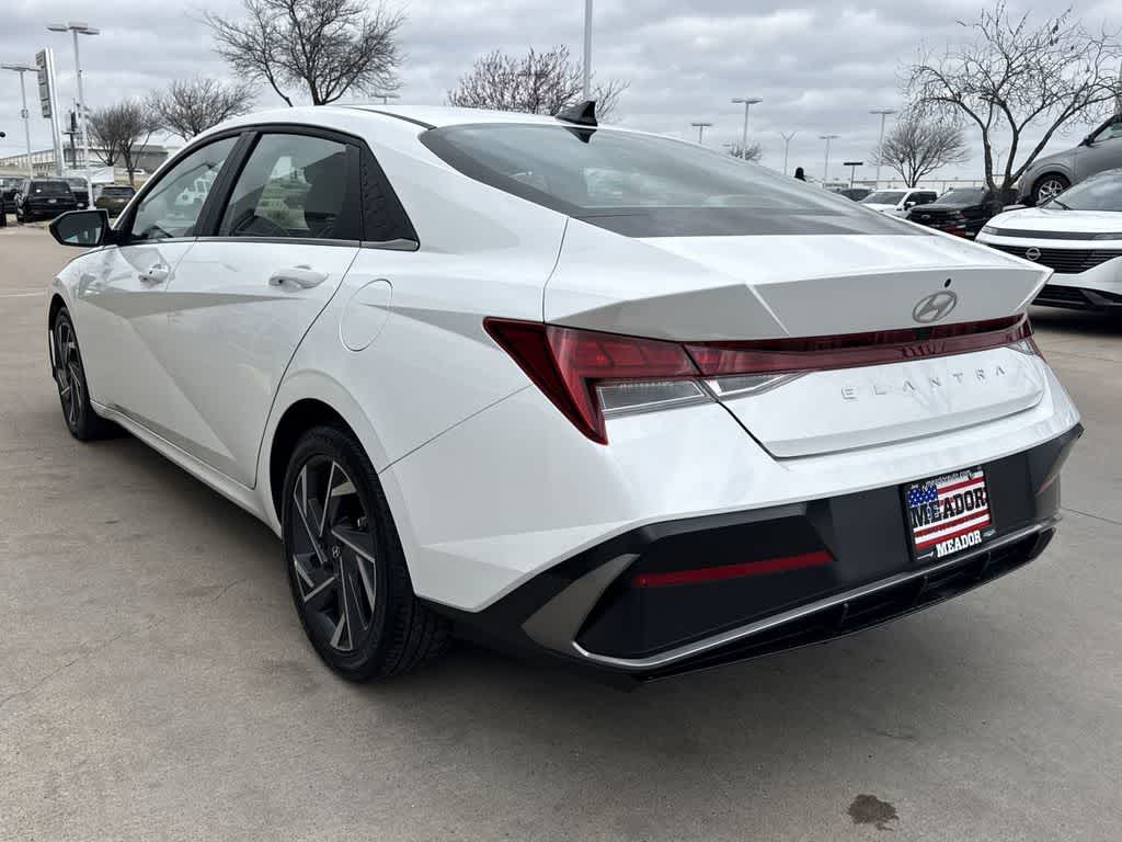Thumbnail: 2025 Hyundai Elantra - 4