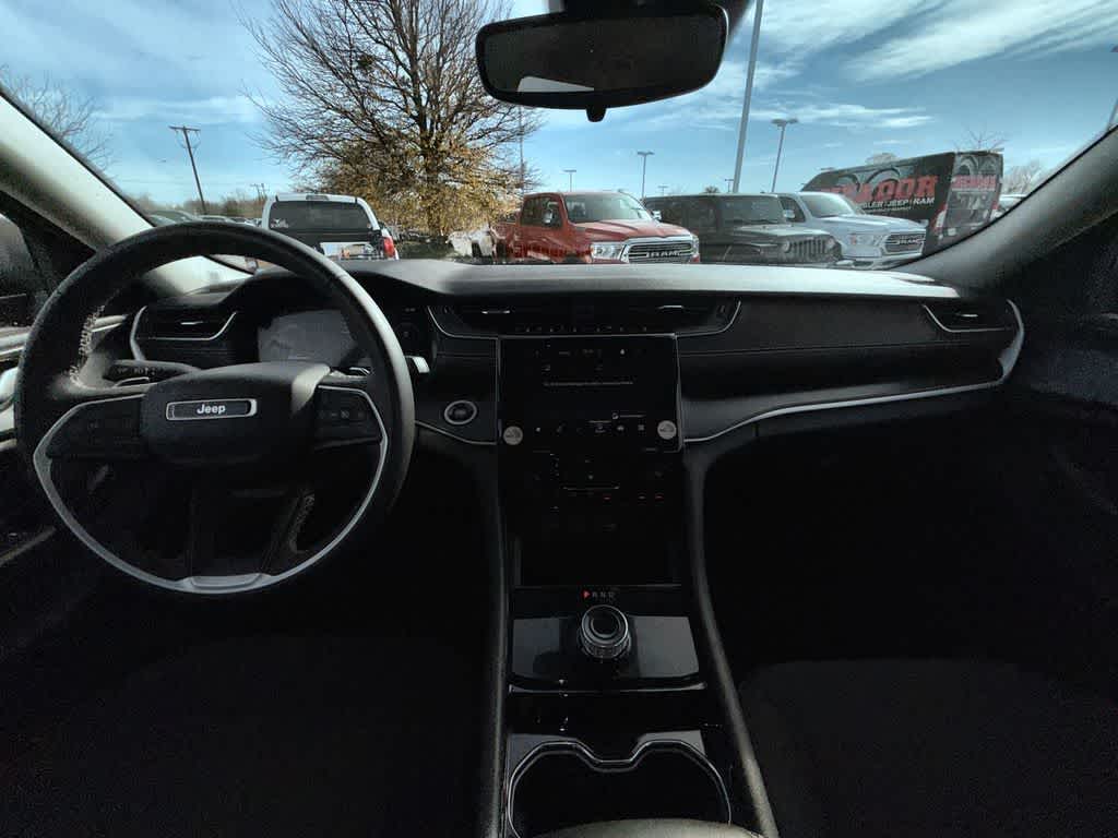 Thumbnail: 2023 Jeep Grand Cherokee L - 16