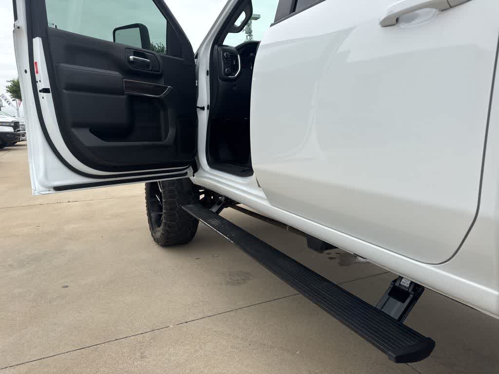 Thumbnail: 2022 Chevrolet Silverado 3500 - 21