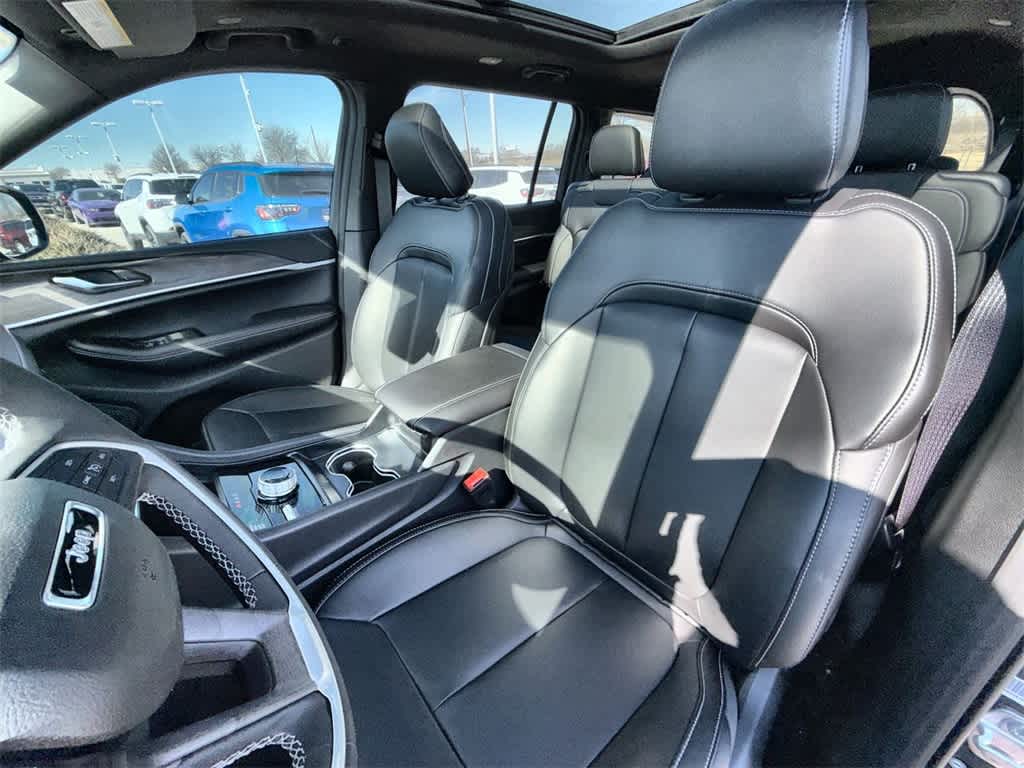 Thumbnail: 2025 Jeep Grand Cherokee L - 11