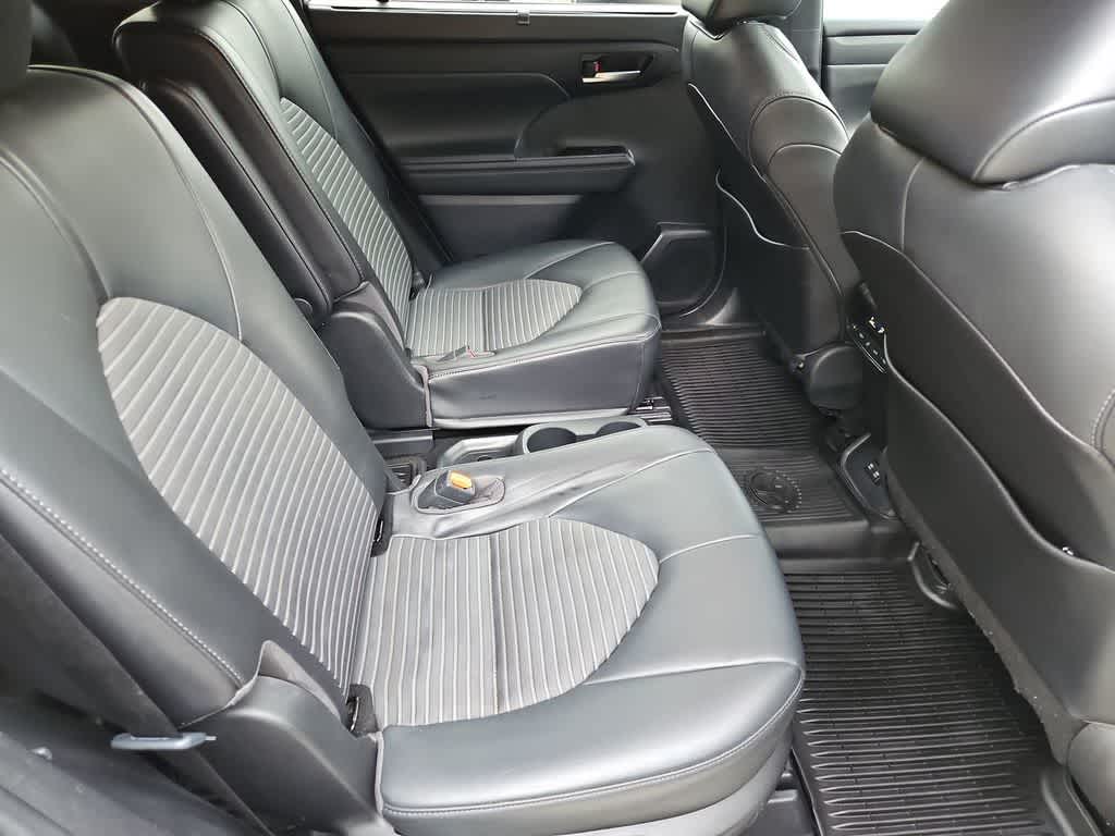 Thumbnail: 2021 Toyota Highlander - 22