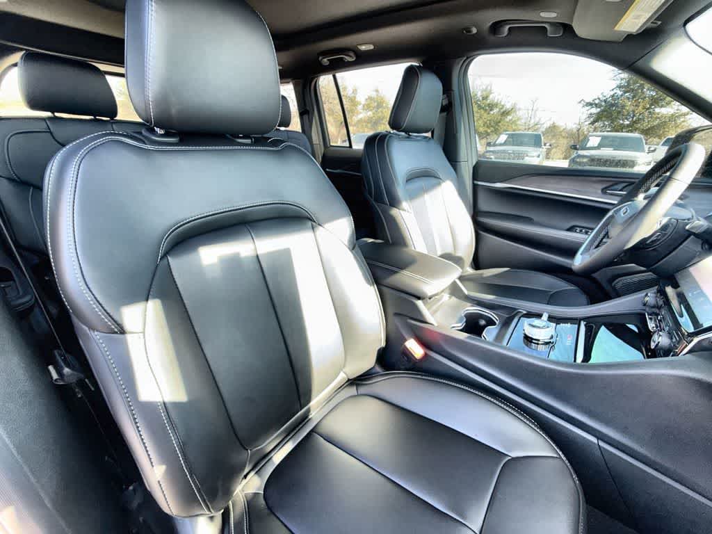 Thumbnail: 2025 Jeep Grand Cherokee - 14