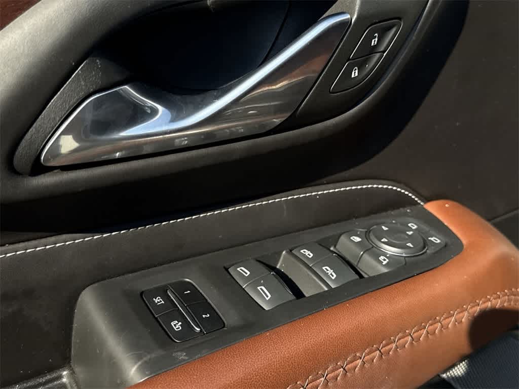 Thumbnail: 2023 GMC Yukon XL - 25