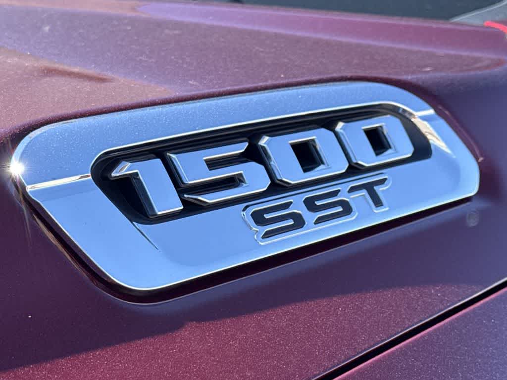 Thumbnail: 2025 RAM 1500 - 8