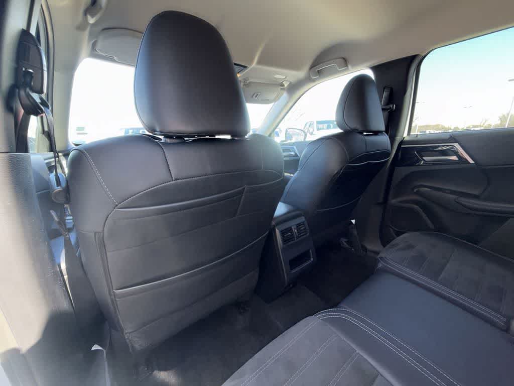 Thumbnail: 2024 Mitsubishi Outlander - 9