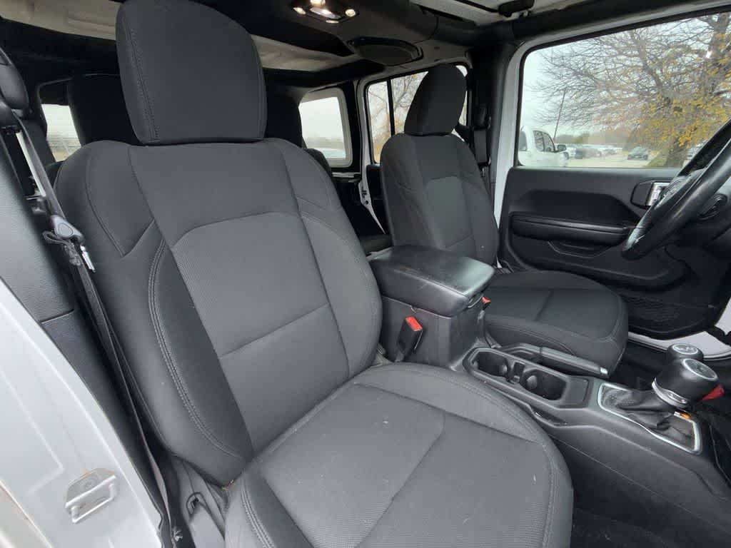 Thumbnail: 2019 Jeep Wrangler - 13