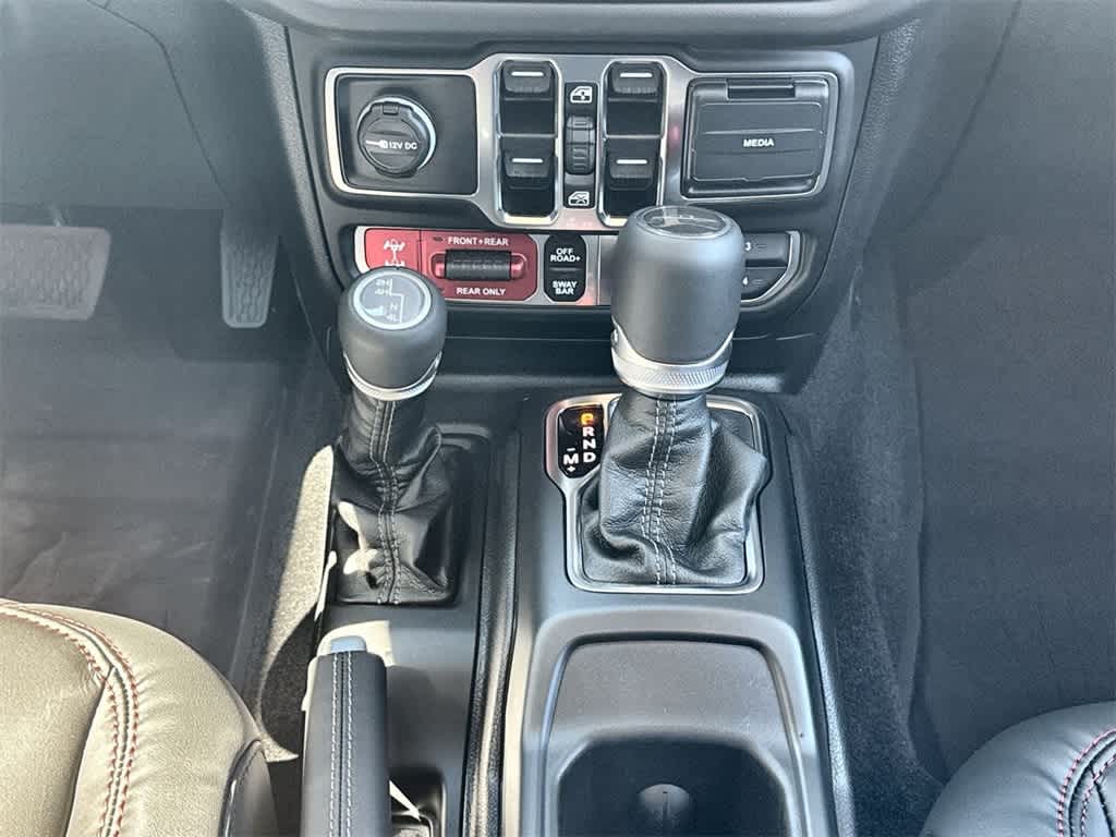 Thumbnail: 2025 Jeep Gladiator - 17