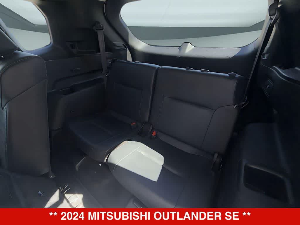 Thumbnail: 2024 Mitsubishi Outlander - 14