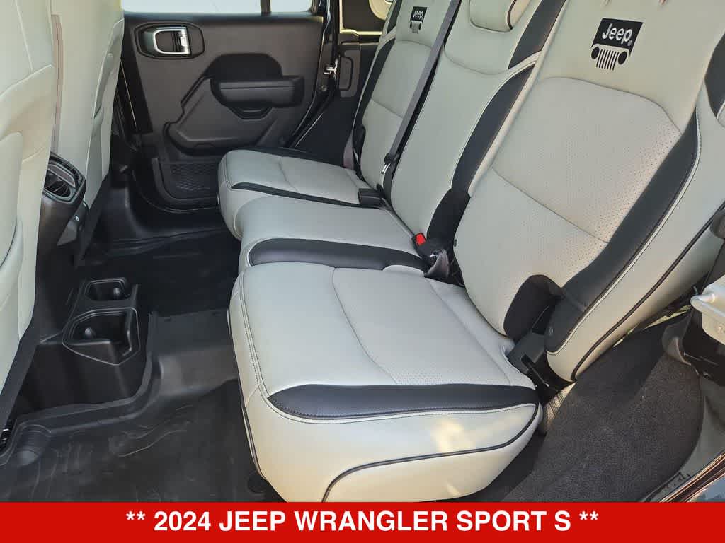 Thumbnail: 2024 Jeep Wrangler - 18
