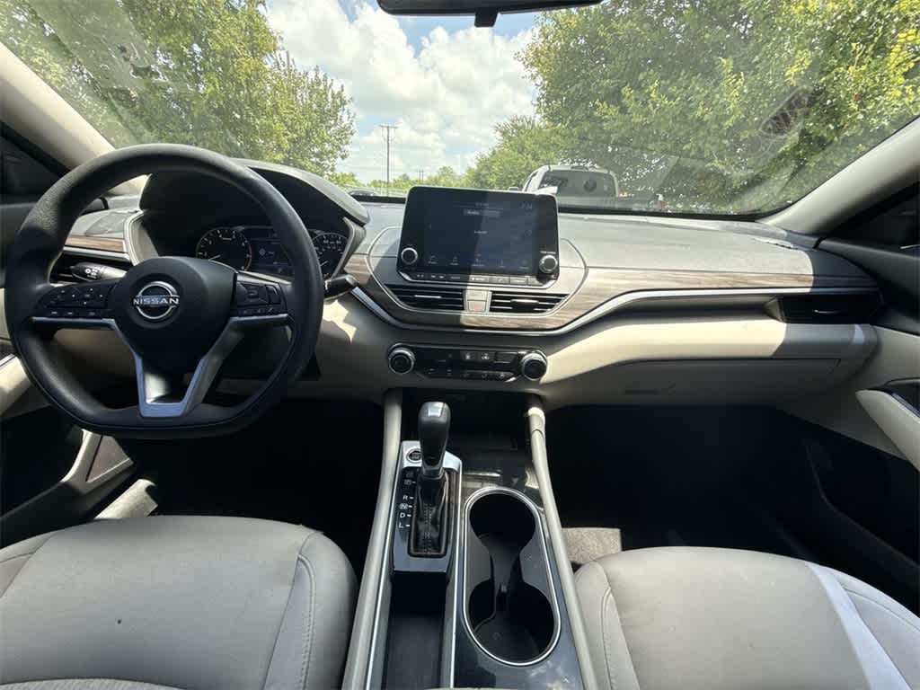 Thumbnail: 2023 Nissan Altima - 14