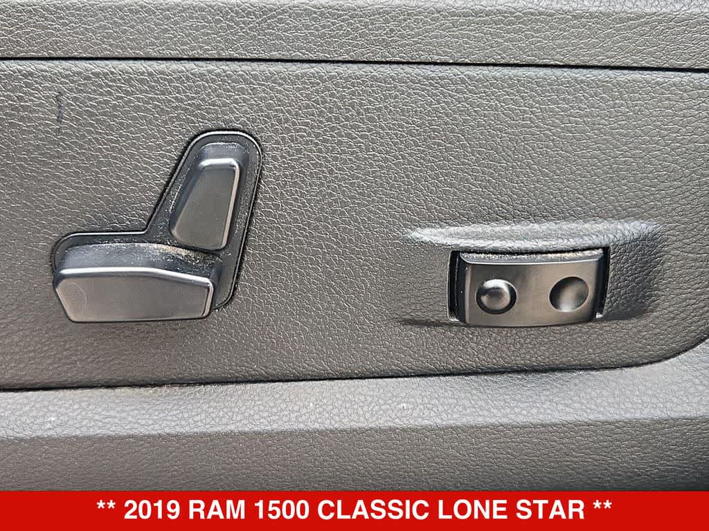 Thumbnail: 2019 RAM 1500 Classic - 16