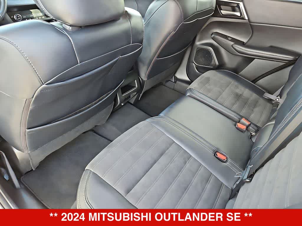 Thumbnail: 2024 Mitsubishi Outlander - 19