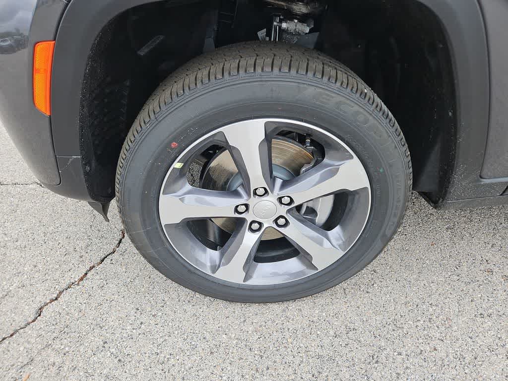 Thumbnail: 2026 Jeep Grand Cherokee L - 14