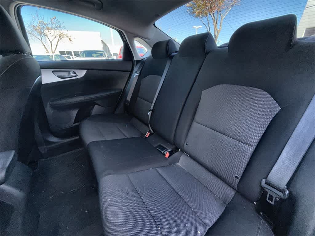 Thumbnail: 2022 Kia Forte - 13