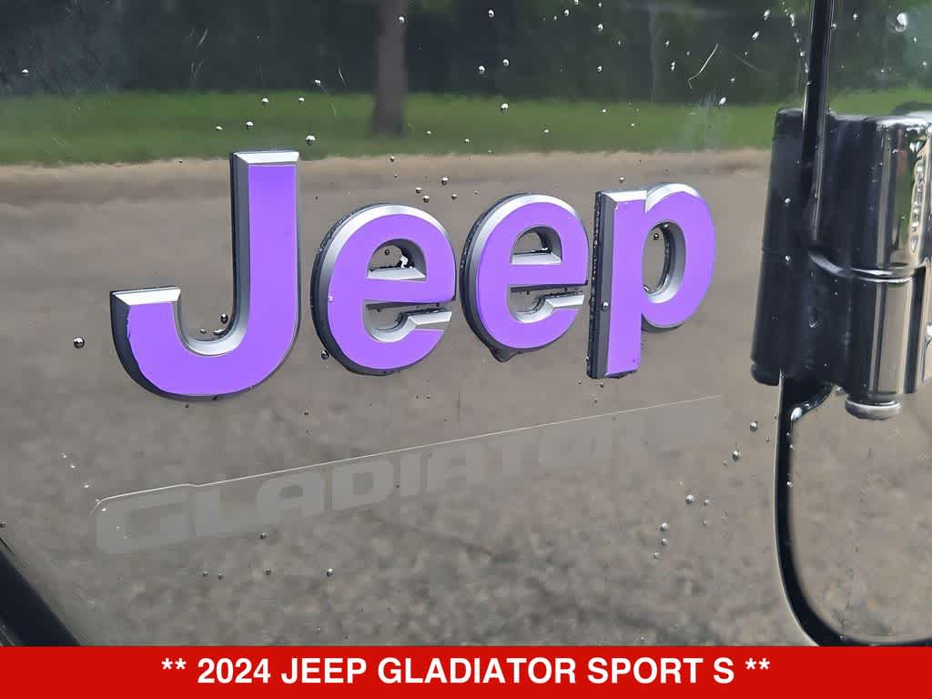 Thumbnail: 2024 Jeep Gladiator - 12