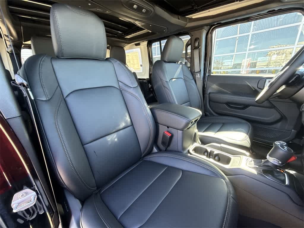 Thumbnail: 2026 Jeep Wrangler - 14