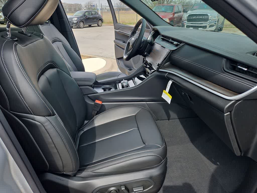 Thumbnail: 2026 Jeep Grand Cherokee - 24