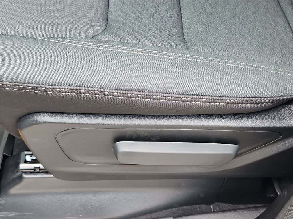 Thumbnail: 2026 RAM 1500 - 18