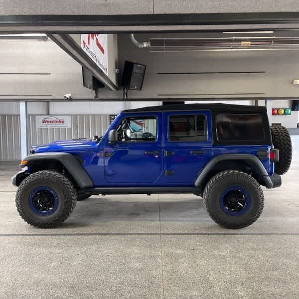 2019 Jeep Wrangler Unlimited Rubicon photo 2