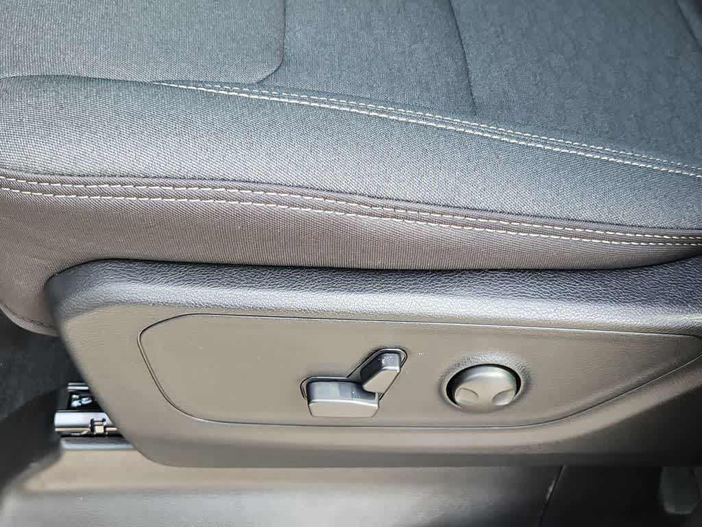 Thumbnail: 2026 RAM 1500 - 18