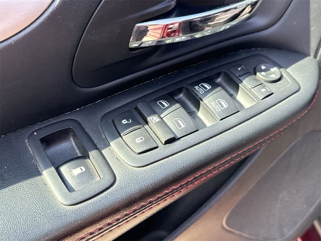 Thumbnail: 2017 Dodge Grand Caravan - 19