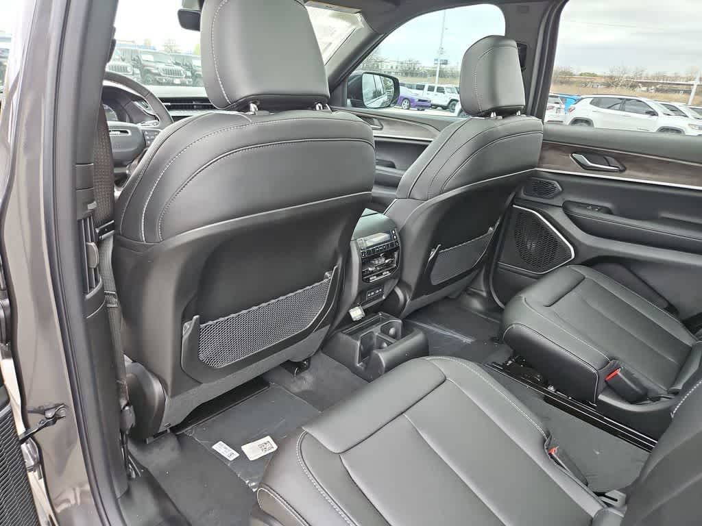 Thumbnail: 2026 Jeep Grand Cherokee L - 19