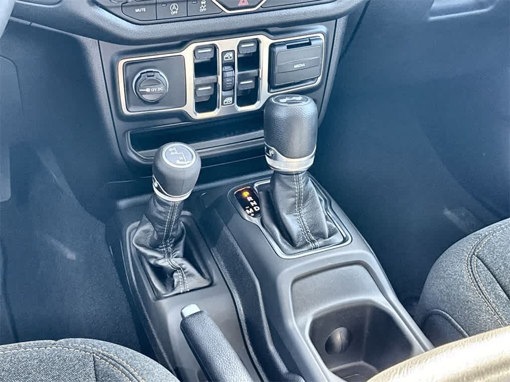 Thumbnail: 2025 Jeep Wrangler - 15