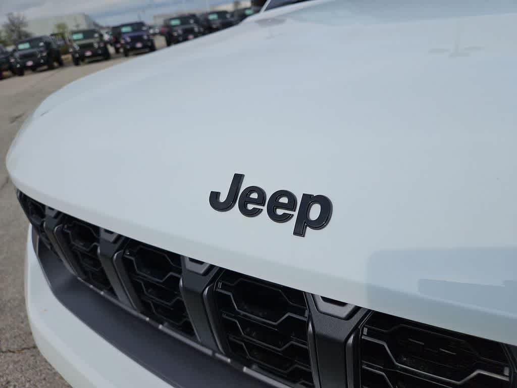 Thumbnail: 2026 Jeep Grand Cherokee L - 17