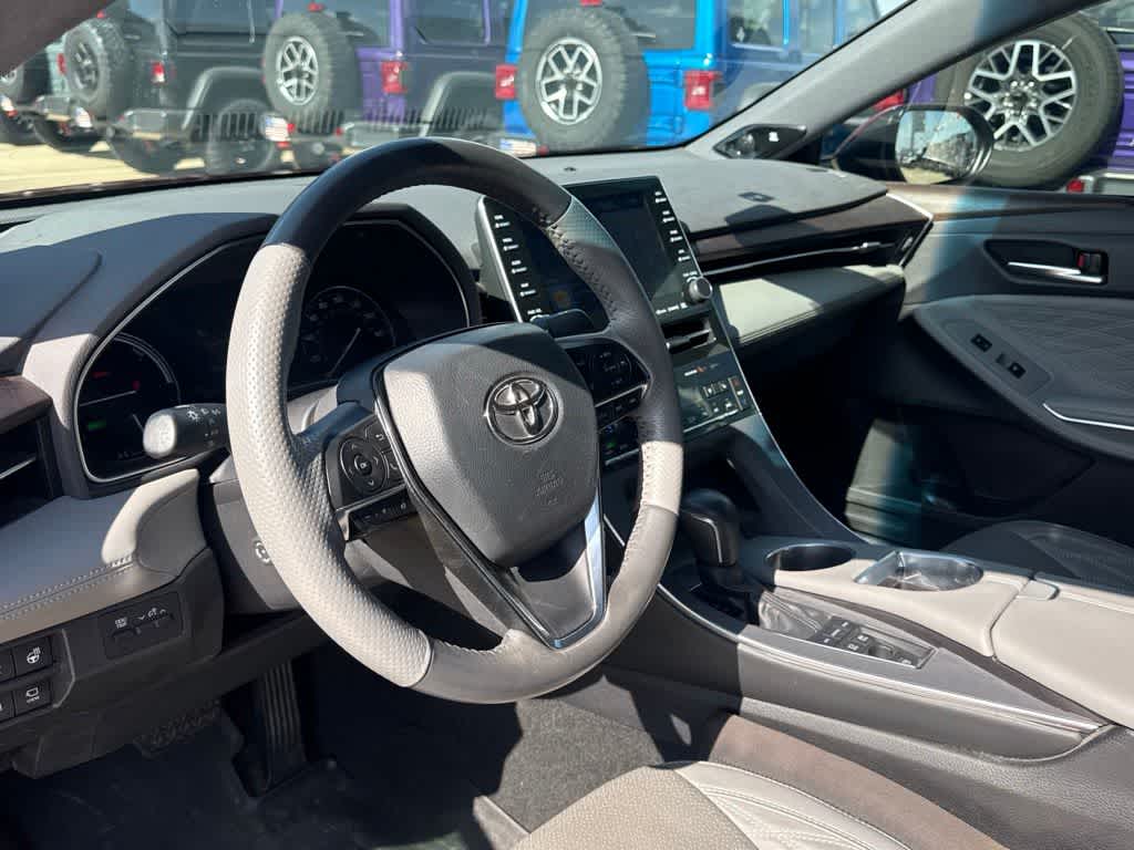 Thumbnail: 2021 Toyota Avalon - 12
