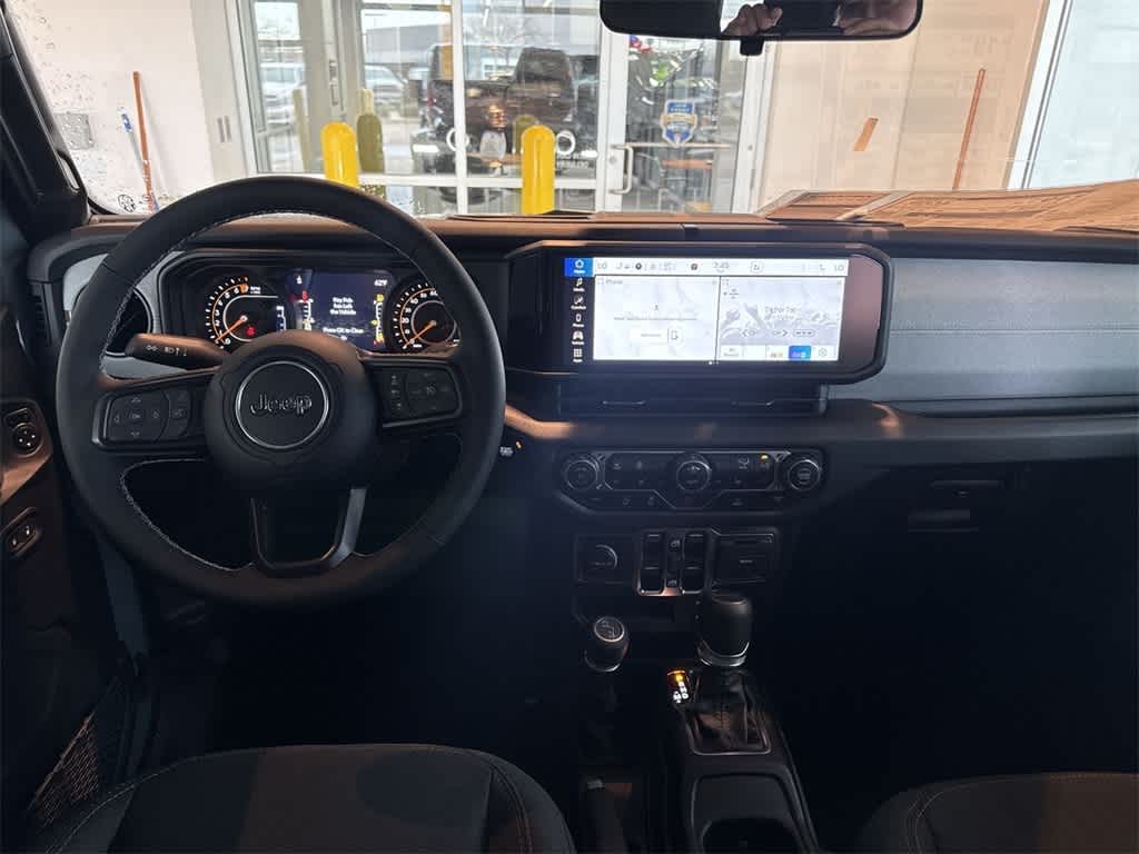 Thumbnail: 2025 Jeep Gladiator - 15