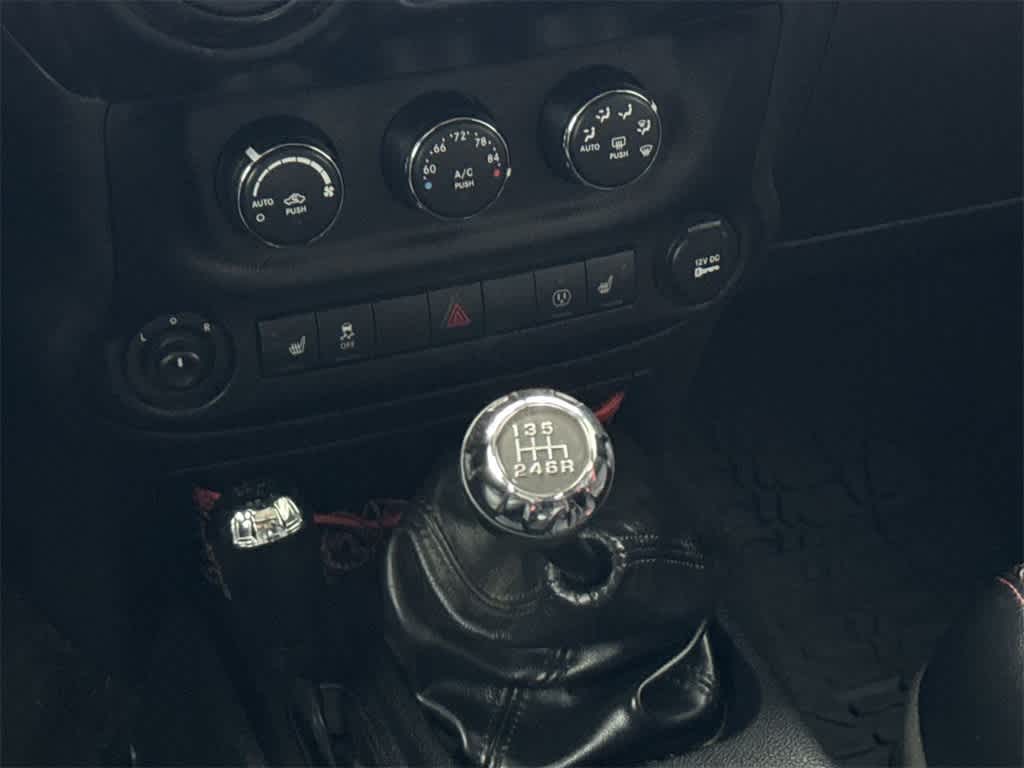 Thumbnail: 2017 Jeep Wrangler - 20