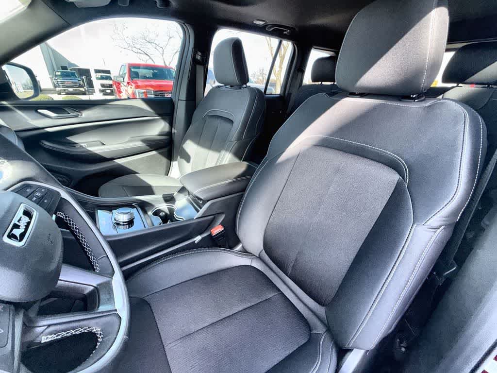 Thumbnail: 2026 Jeep Grand Cherokee - 11