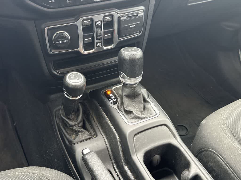 Thumbnail: 2019 Jeep Wrangler - 17