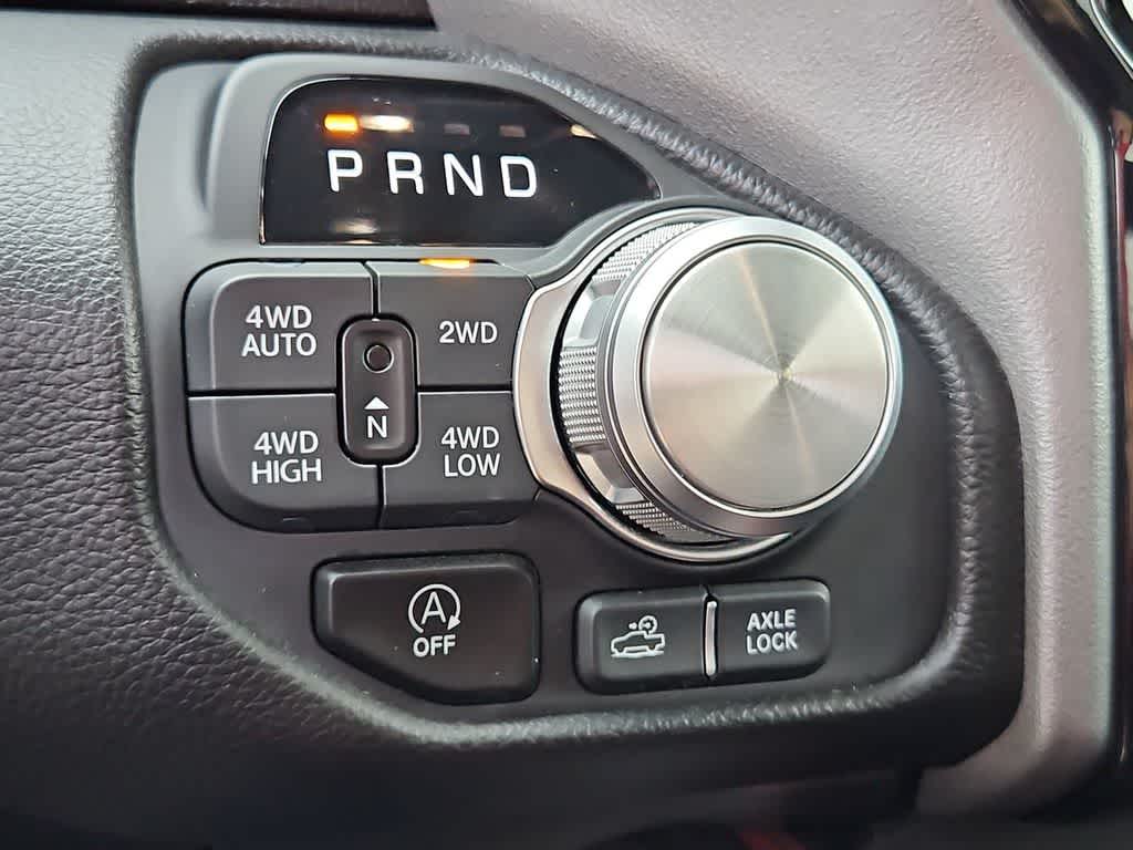 Thumbnail: 2025 RAM 1500 - 33